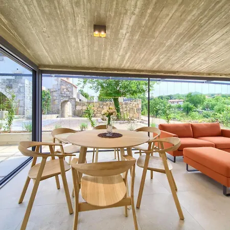 בית נופש Jerini The Barn By Interhome Vrh (Krk)